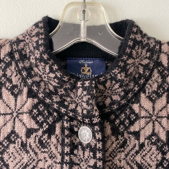 skjæveland traditional norway knit wool vest with metal buttons - Picture 3 of 5